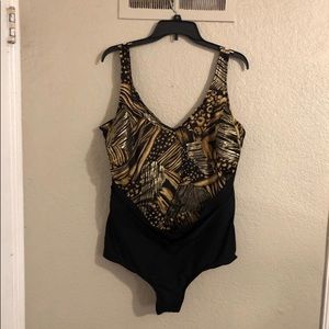 Size 24w 1 piece bathing suit